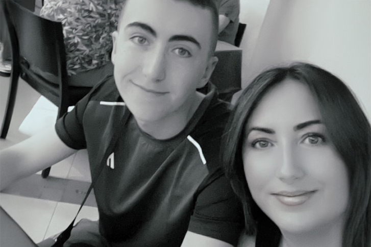 Ryan and Liza Dolan posing for a selfie